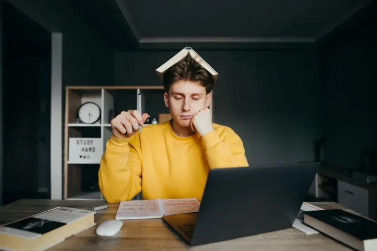 18 تکنیک برای افزایش تمرکز در هنگام درس خواندن
