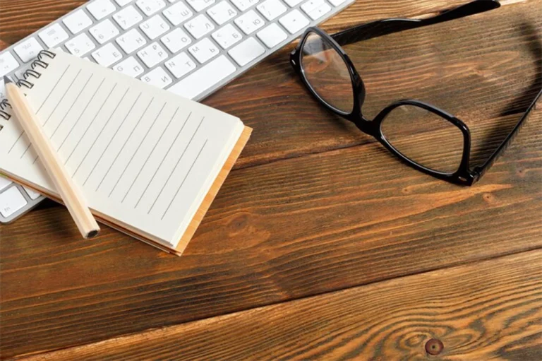 چگونه یک رزومه حرفه ای کاری بنویسیم؟ بلیط طلایی شما برای ورود به بازار کار و استخدام