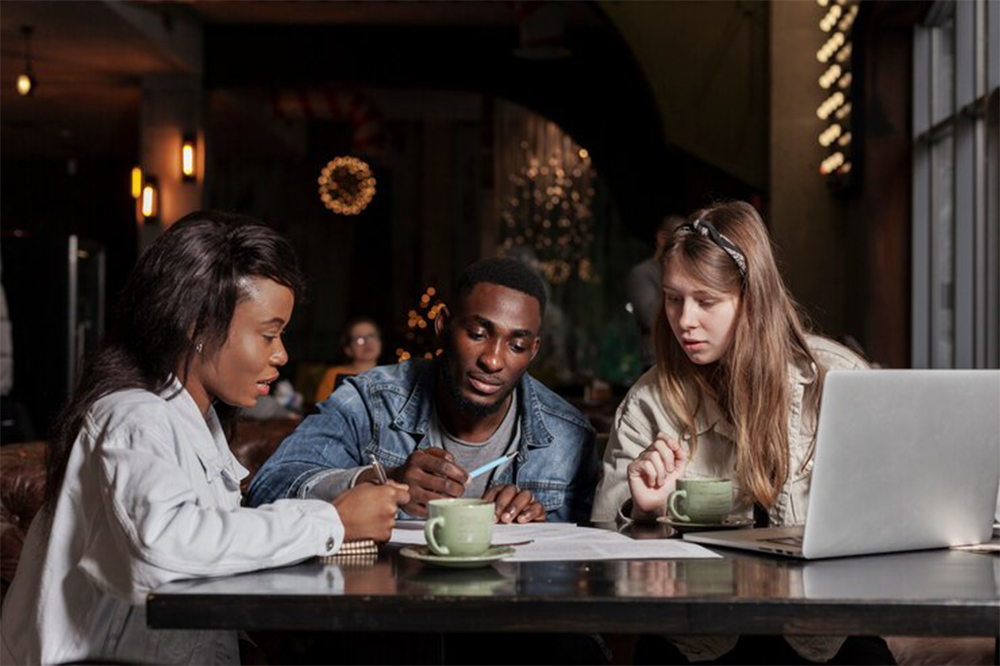 روش تدریس پروژه محور چیست؟ اصول و مزایای تدریس پروژه محور چیست؟